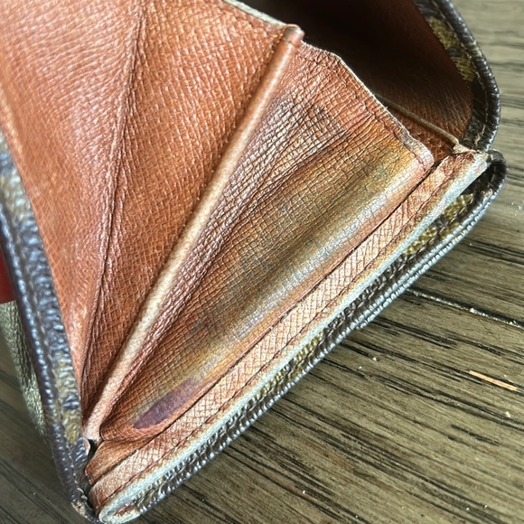 Louis Vuitton Vintage Dual Snap Wallet - Picture 15 of 16